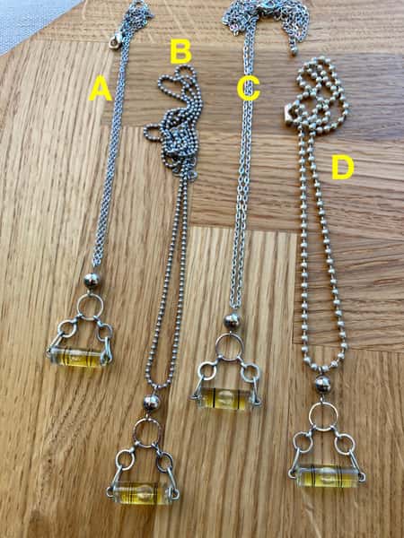 Halsband av återbruk – vattenpass
