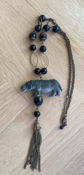 Halsband av återbruk – flodhäst