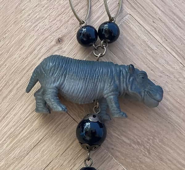 Halsband av återbruk – flodhäst