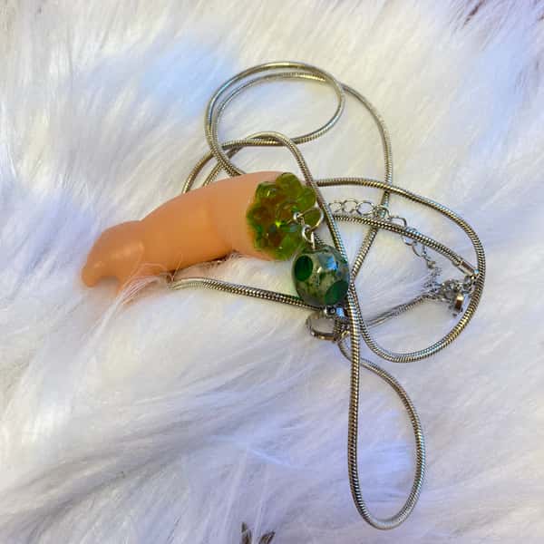 Halsband av återbruk – dockarm