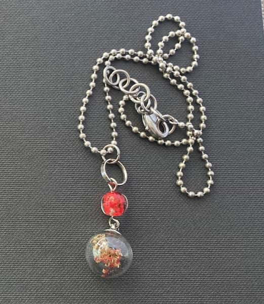 Halsband av återbruk – blombägarlav