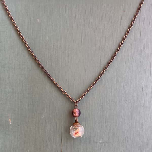 Halsband av återbruk – blombägarlav