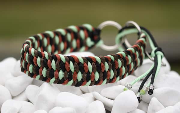 Halsband 46 cm i Surf Green, Black, Bronze Brown & Branch Brown