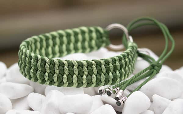 Halsband 42 cm i Fairy Dust & Fern Green