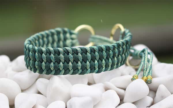 Halsband 40 cm i Alpine Green & Glitter Waves