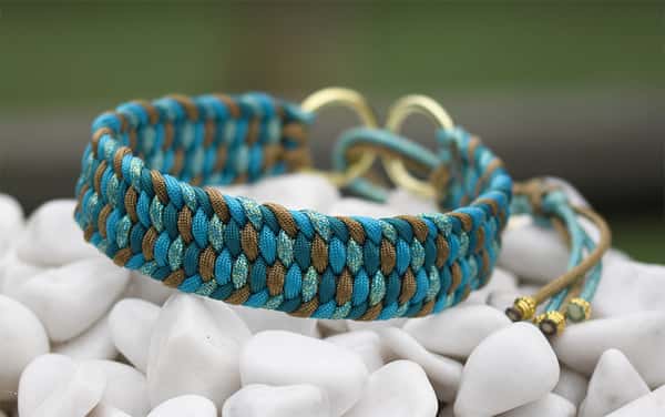 Halsband 40 cm i Teal, Cerulean Blue, Gold Brown & Mermaid Tail