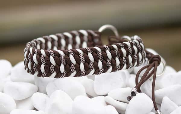 Halsband 40 cm i Walnut Brown, White, White & Walnut Brown Diamonds