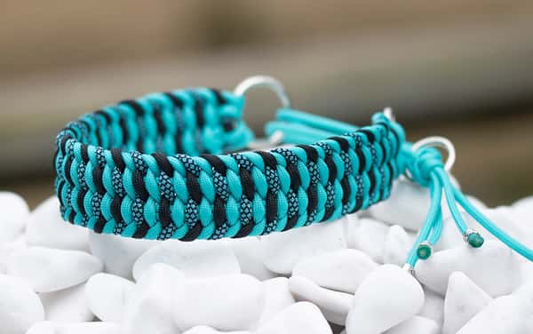 Halsband 39 cm i Neon Turquoise, Black & Neon Turquoise Diamonds