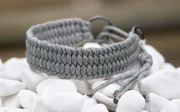 Halsband 32 cm i Silver Grey & Black Fusion