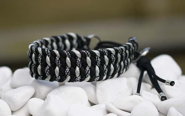 Halsband 31 cm i Black, Black & Silver Grey Helix, Sparkling Silver