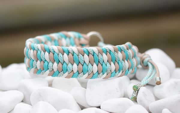 Halsband 29 cm i Lovestruck, Mocca, Turquoise & White