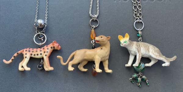 Halsband av återbruk – kattdjur / katt / leopard / puma