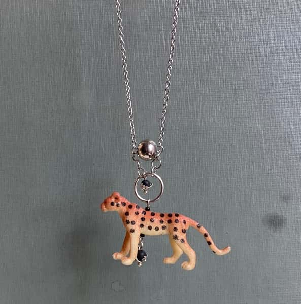 Halsband av återbruk – kattdjur / katt / leopard / puma