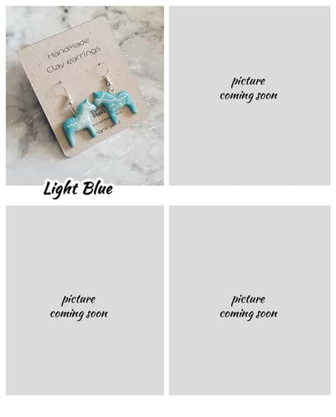 Handgjorda örhängen med Dala hästar i polymer lera, krok