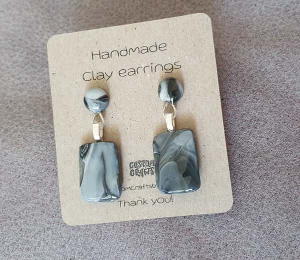 Handgjorda örhängen i polymerlera, marble-effect