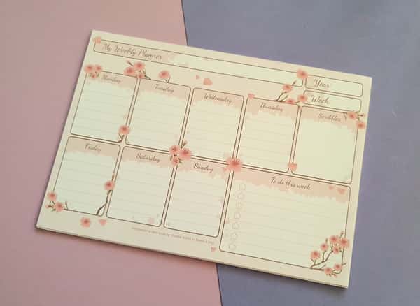 Hangjord veckoplanerare för 3 eller 6 månader, rosa med körsbärsblom