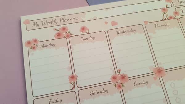 Hangjord veckoplanerare för 3 eller 6 månader, rosa med körsbärsblom