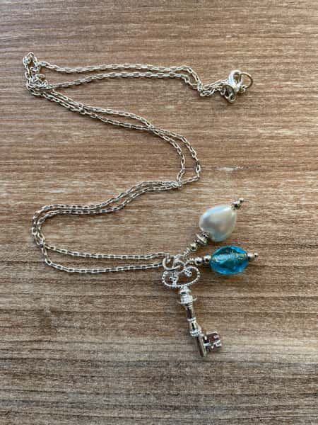 Halsband med söta hängen