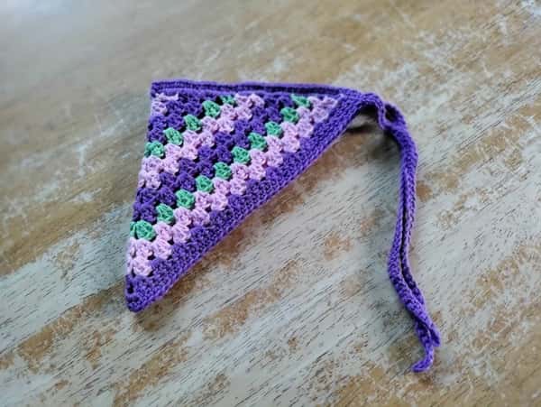 Virkat hundbandana /halsduk stor