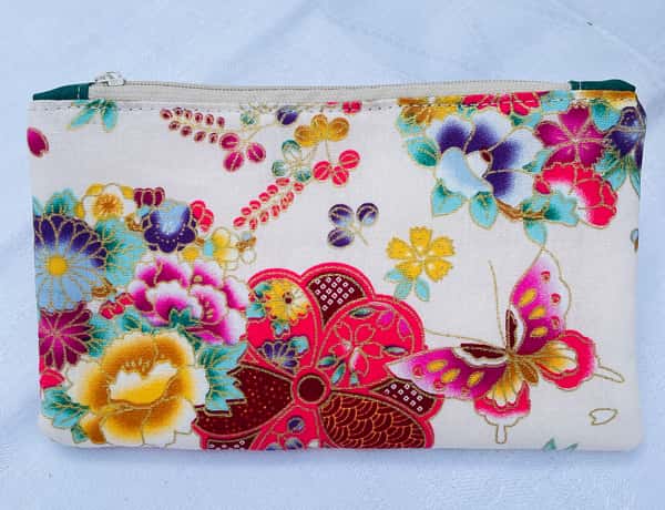 Körsbärsblom, liten necessär