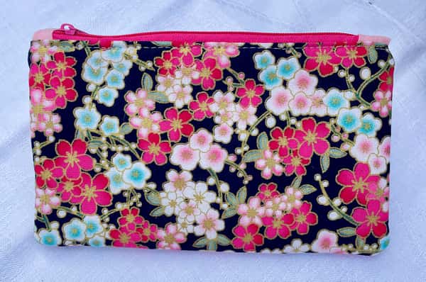 Körsbärsblom, liten necessär