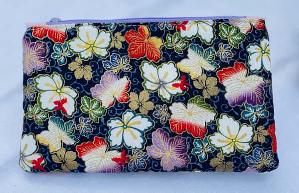 Körsbärsblom, liten necessär