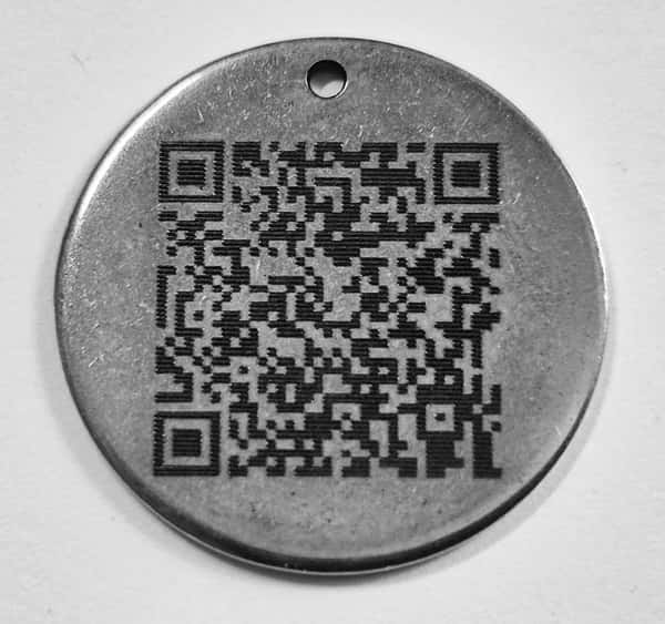 Nyckelringsbricka med QR-kod