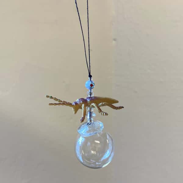 Pynt / julgransdekoration – insekt / skinnbagge / trollslända