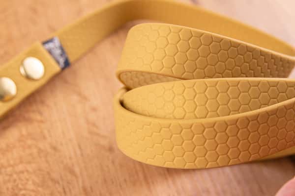 Hexa Guld hundkoppel med Twist-Lock karbinhake, 20 mm