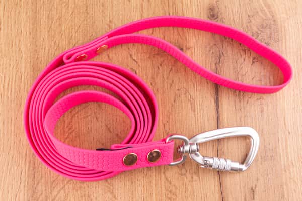 Hexa Neonrosa hundkoppel med Twist-Lock karbinhake, 20 mm