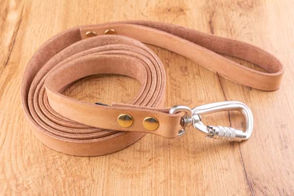 Ofärgat läkerkoppel med Twist-Lock karbinhake, 20 mm