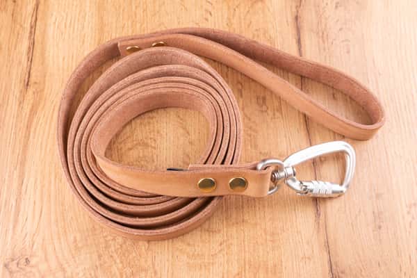 Ofärgat läkerkoppel med Twist-Lock karbinhake, 20 mm