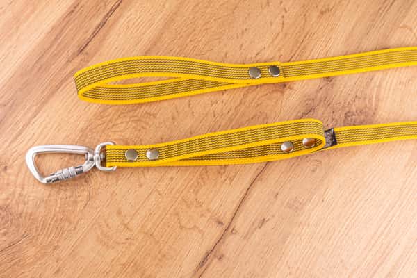 Väktarkoppel med Twist-Lock karbinhake, 20 mm, flera material och färger