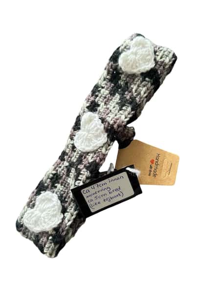 Virkat hårband med hjärtan