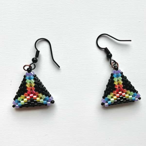 Handmade beaded pride earrings in black nd rainbow  colors, lightweight earrings with Miyuki Delica beads, hypoalergenic hooks