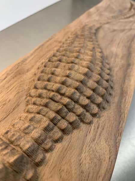 Cnc 3D utskuren krokodil i Valnöt