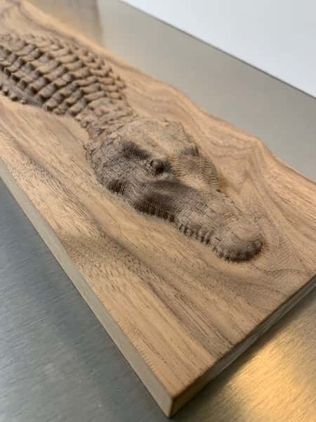 Cnc 3D utskuren krokodil i Valnöt