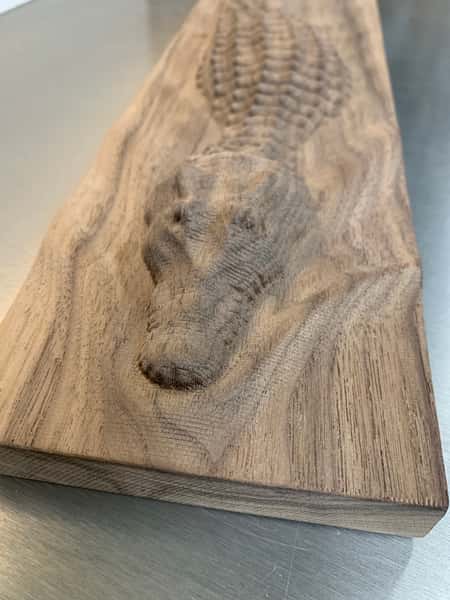 Cnc 3D utskuren krokodil i Valnöt