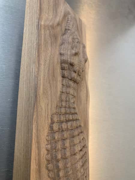 Cnc 3D utskuren krokodil i Valnöt