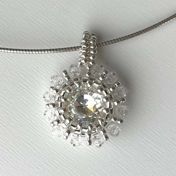 Hänge med Swarovski kristaller