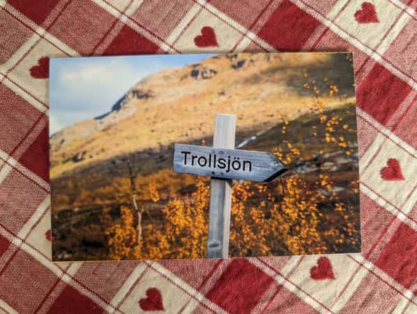 Vykort - Skylt mot Trollsjön