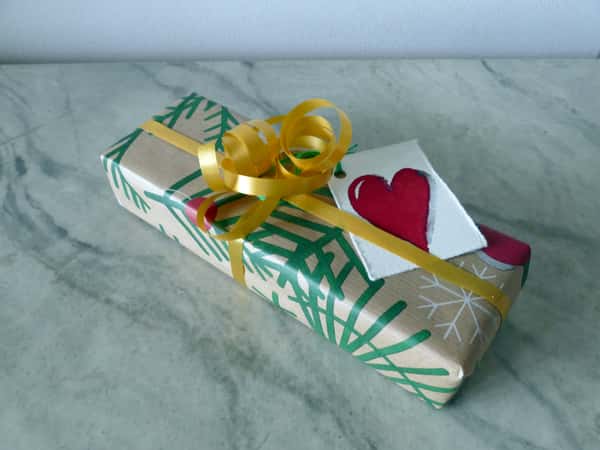 Julklapps-etiketter, handgjorda och rustika, handmålade i akvarell.