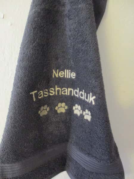 Hundens namn på tasshandduk, Fri frakt.