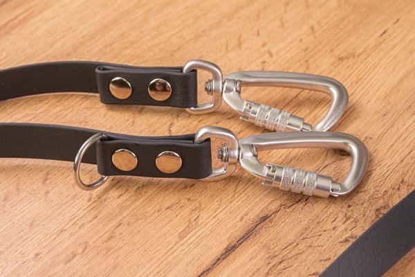 Justerbart hundkoppel med Twist-Lock karbinhake, 20 mm, flera material och färger