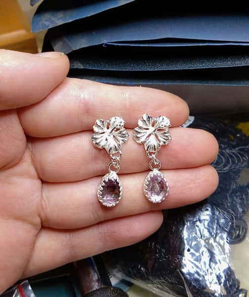 sterling silver blomörhängen med spinell