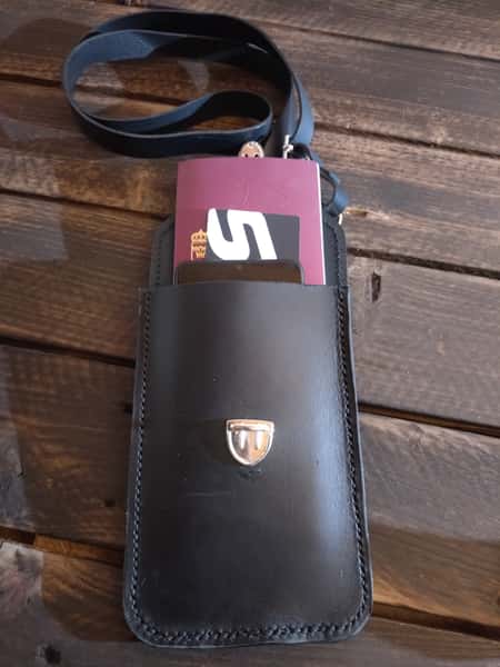 Elegant sling bag