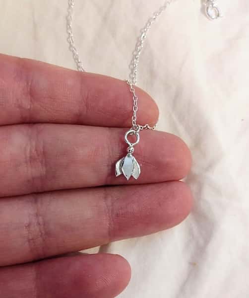 litet blomhalsband i sterling silver