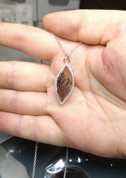 halsband i sterling silver med dendritisk agat