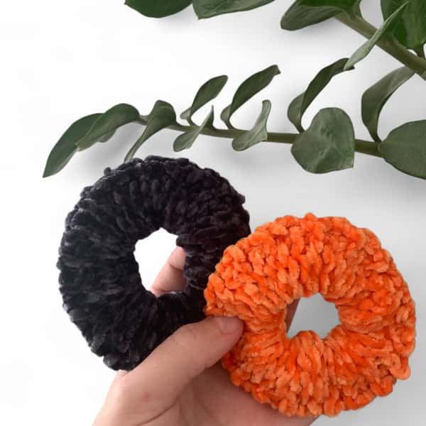Stickad Halloween Scrunchie Set - Handgjort Hårsnodd