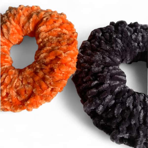 Stickad Halloween Scrunchie Set - Handgjort Hårsnodd